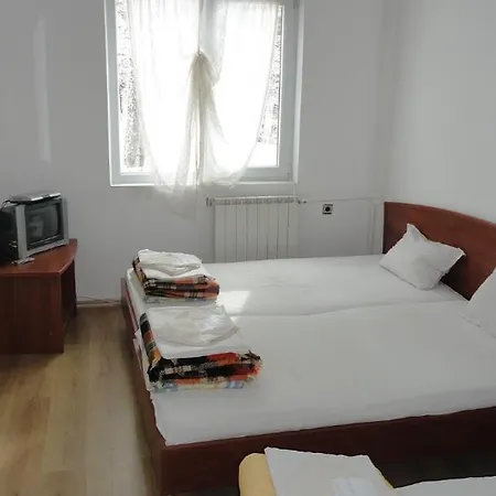 Hotel семеен узана *